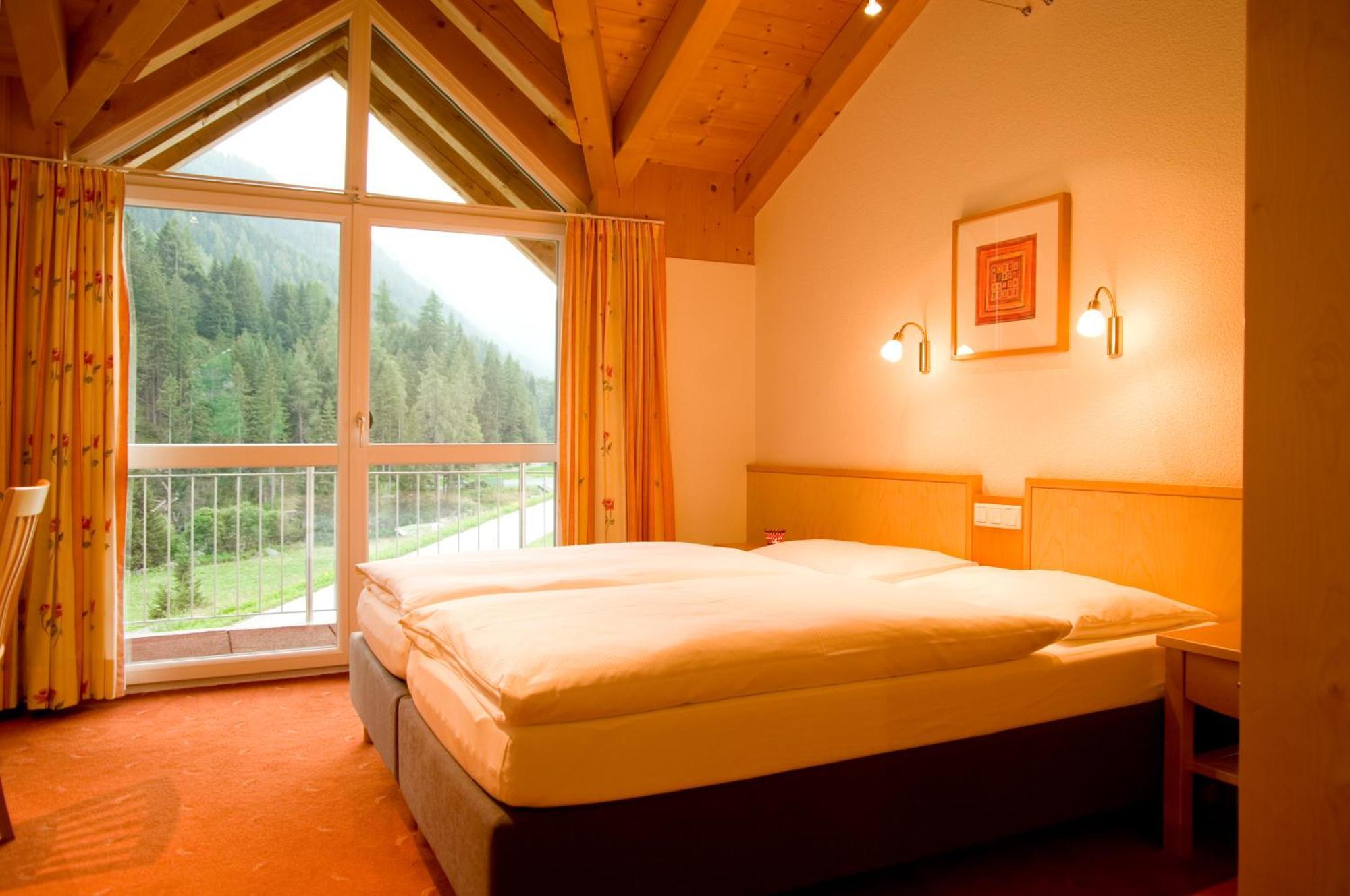 Bed and Breakfast Adrian Санкт-Антон-ам-Арльберг Екстер'єр фото